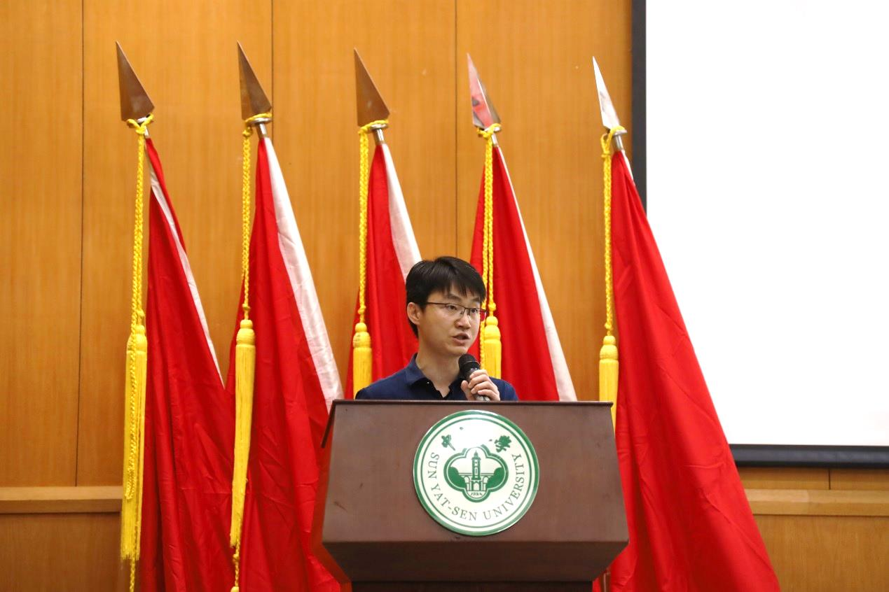 校团委副书记作开会致辞